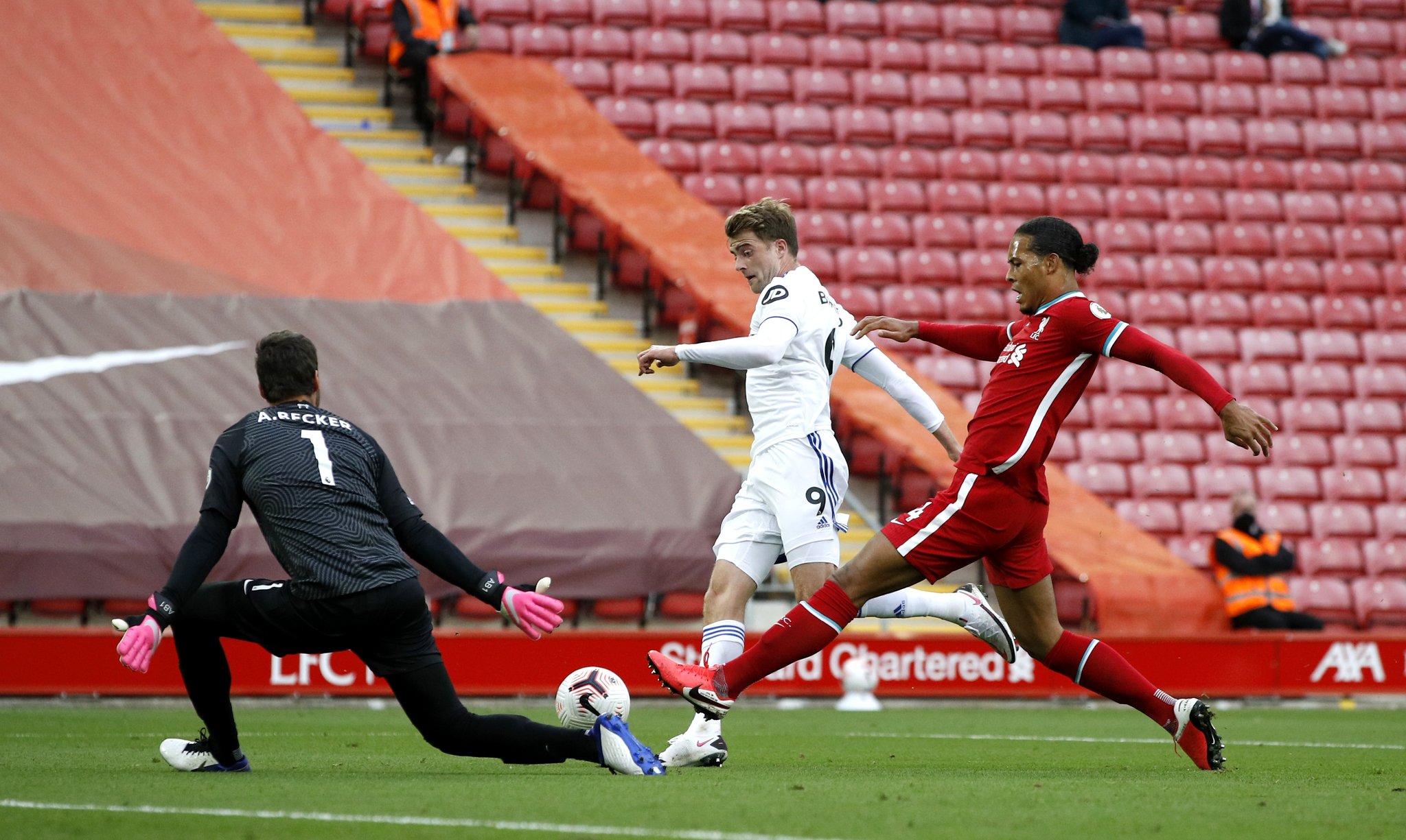 0完胜萨索 0完胜萨索